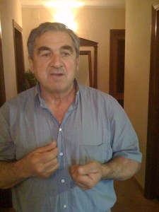 Laura's dad has a snack while waiting for "his" pranzo